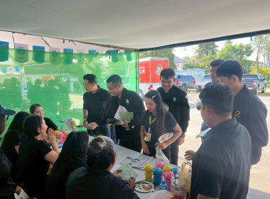 โครงการคลินิกเกษตรเคลื่อนที่ในพระราชานุเคราะห์สมเด็จพระบรมโอรสาธิราชฯ สยามมกุฎราชกุมาร ไตรมาสที่ 1 ในการนี้นายศิวกร ศรีภักดี สหกรณ์จังหวัดนครศรีธรรมราช นาวสาวสุมนา นาคแก้ว ผู้อำนวยการกลุ่มส่งเสริมสหกรณ์ 3 พร้อมด้วยบุคลากร ร่วมจัดนิทรรศการให้ความรู้ด้านกา ... พารามิเตอร์รูปภาพ 4